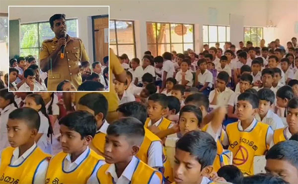 රථ වාහන අනතුරු සම්බන්ධයෙන් පාසල් දරුවන් දැනුවත් කිරීමේ වැඩසටහනක්