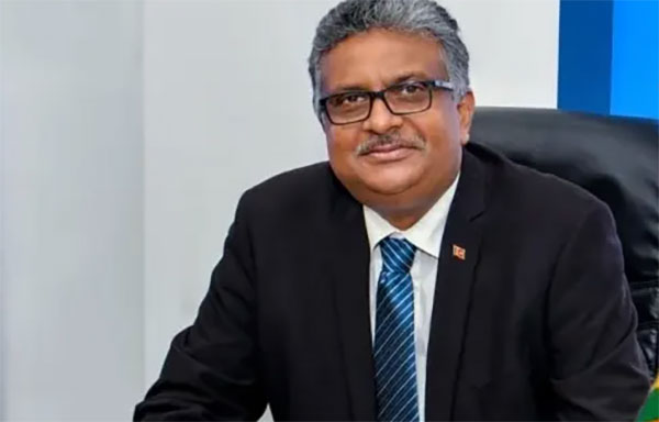 විශ්වවිද්‍යාල කොමිසමේ සභාපති ඇතුළු සාමාජිකයින් ඉල්ලා අස්වෙයි