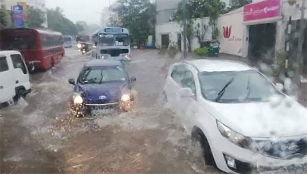 ප්‍රදේශ රැසක් ජලයෙන් යටවෙයි