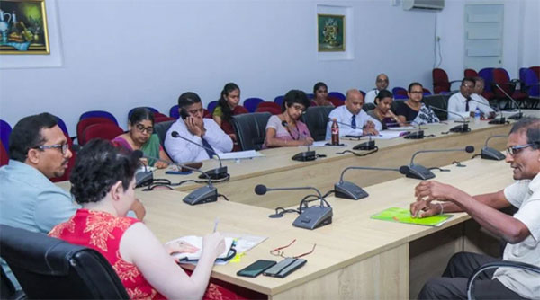 කර්මාන්ත අමාත්‍යාංශයේ මහජන දිනය නැවතත්