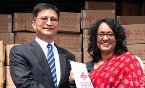 පාසල් නිල ඇඳුම් චීනයෙන් එයි