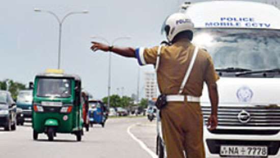 ආලෝක සංඥා අක්‍රීය කර රථවාහන හසුරුවන්න පොලීසියට ආයිත් ඉඩ