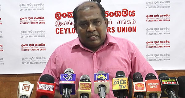 උත්තර පත්‍ර අගයන ගුරුවරියන්ට පහසු ඇඳුමකින් සැරසී ඒමට බාධාවක් නෑ