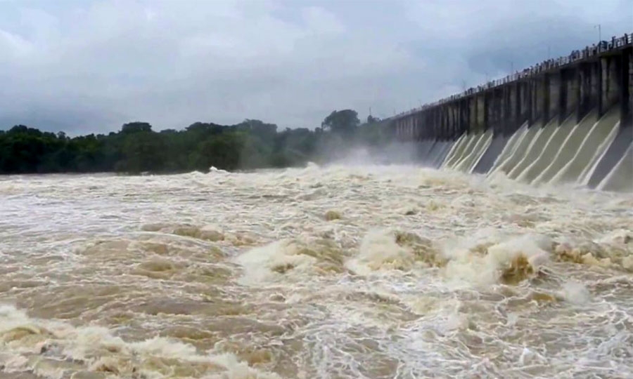 අනුරපුර ජලාශ නවයක් වාන් දමයි