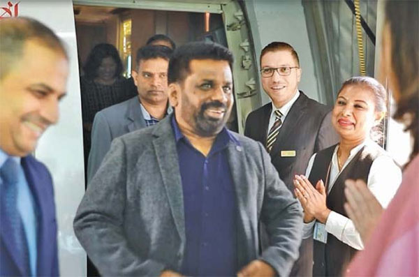 ජනපතිට එක්සත් අරාබි එමීර් රාජ්‍යයේදී උණුසුම් පිළිගැනීමක්