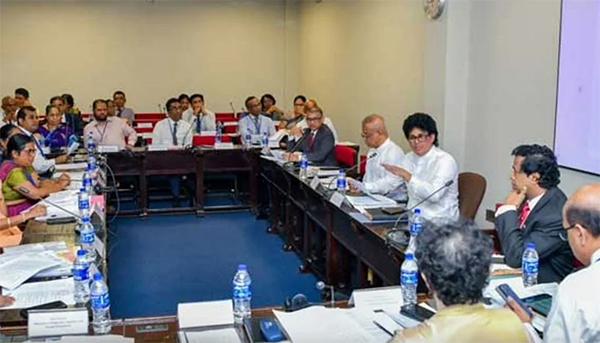 අලුත් අවුරුද්ද වෙනුවෙන් අඩු ආදායම්ලාභීන්ට සහන මල්ලක්