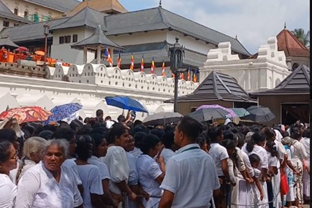 සිරි දළදා වන්දනාවට සඳහා  අලුතින් කිසිවෙකු එක්කර නොගැනෙයි