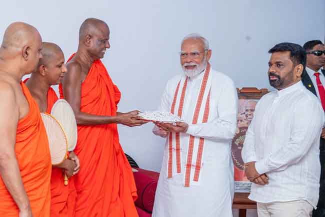 ගුජරාටයෙන් හමුවූ සර්වඥ ධාතු ලංකාවේ ප්‍රදර්ශනයට