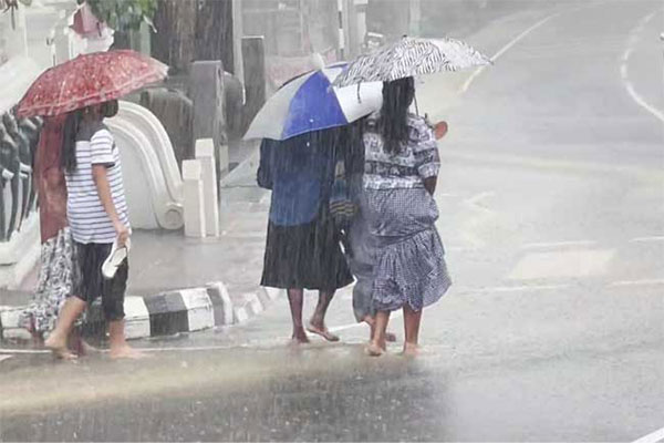 ප්‍රදේශ කිහිපයකට මි.මී 100 ඉක්මවූ වැසි