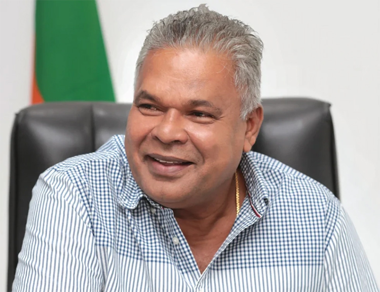 ඩඩ්ලි සිරිසේන අල්ලස් කොමිසම හමුවට