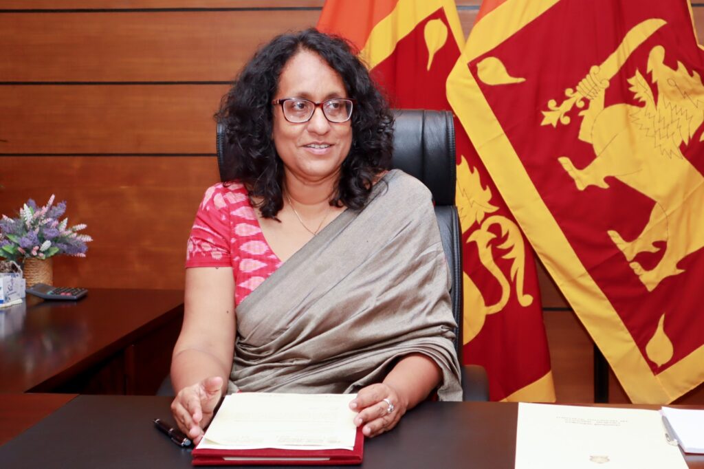අගමැතිනි හරිනිට එරෙහිව මැතිවරණ කොමිසමට පැමිණිලි