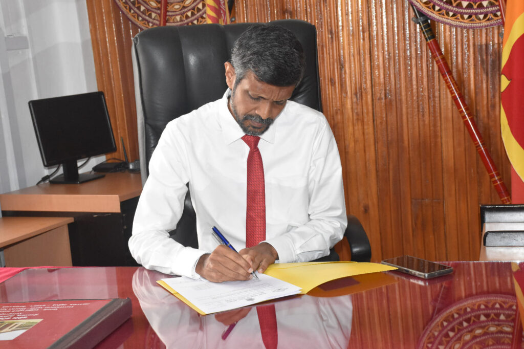 හෙට ඡන්ද පොළවල්  වන අලින්ගෙන් බේරන වැඩ පිළිවෙලක්