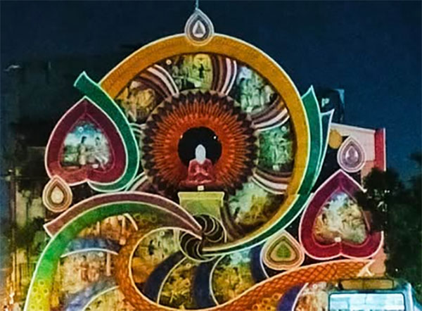 කොළඹ නගරයේ දර්ශනීය වෙසක් තොරණ් රැසක්