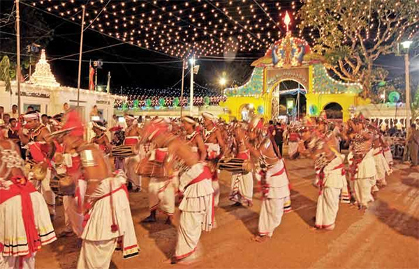 කතරගම ඇසළ පෙරහර මංගල්‍යයට පොලීසියේ 1050ක්