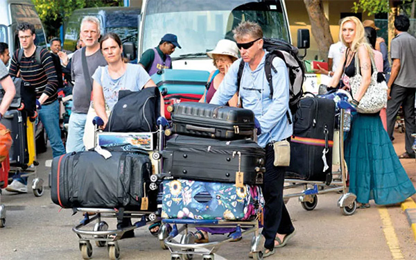 මාසයේ මුල් දින 8ට සංචාරක පැමිණීම් 48,000 පනී