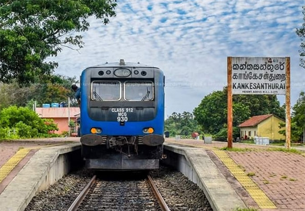 උතුර මාර්ගයේ දුම්රිය 2ක් ගල්කිස්සෙන් යළි ගමන් අරඹයි