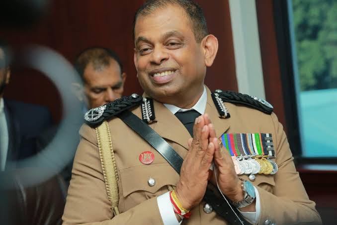 දේශබන්දු පොලිස්පති ධුරයෙන් නෙරපීමේ යෝජනාව සම්මතයි