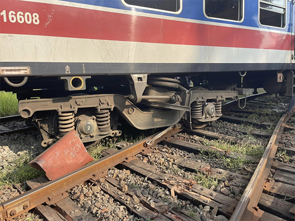 වසරේ මේ දක්වා දුම්රිය පීලි පැනීම් 71ක්