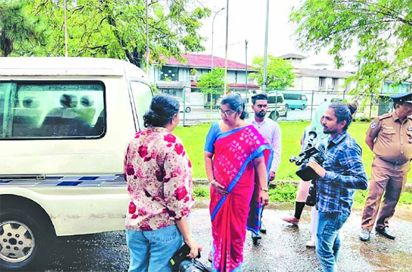 පාසල් සිසුන් ගෙනයන අබලන් වාහන හදාගන්න දින 15ක කාලයක්