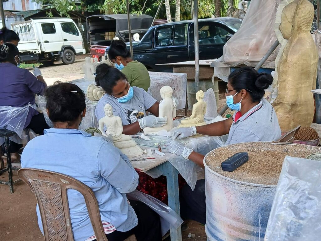 ජාතික අනුරූ ප්රදර්ශනයට සැරසෙමින්;