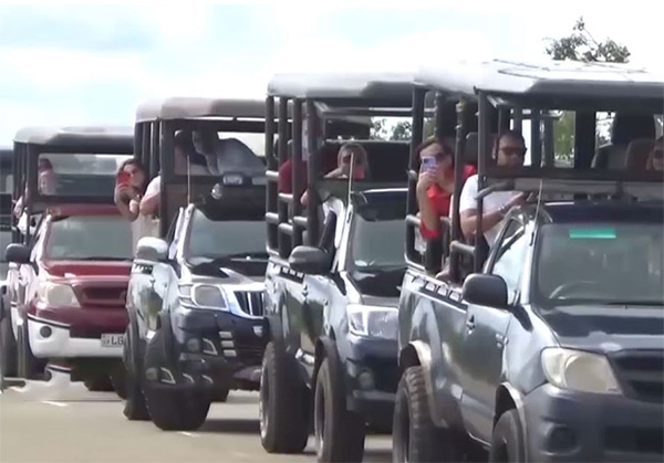 මන්දාරම් නුවර සෆාරි ජීප් නියාමනය කරයි