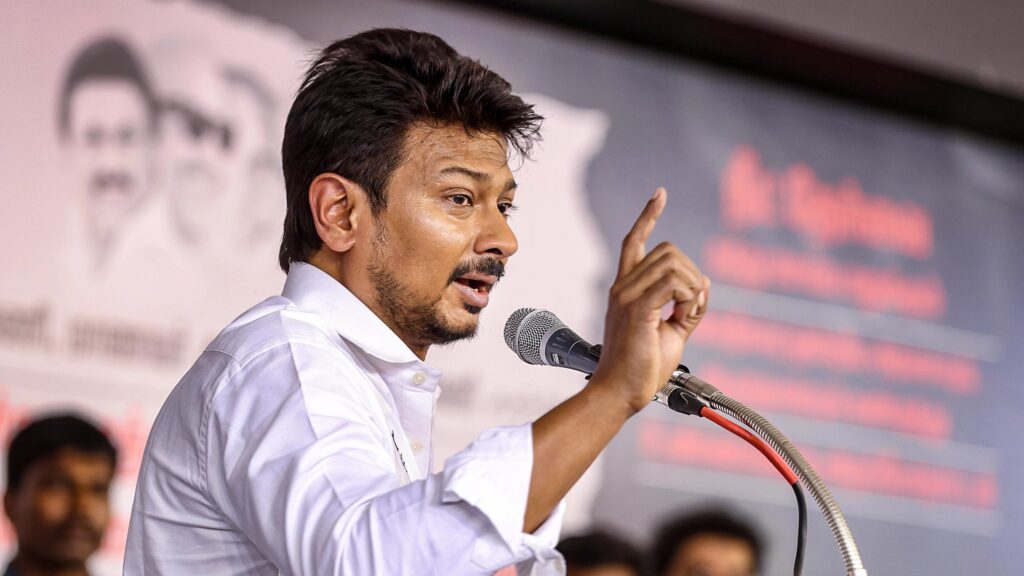 ඩිට්වා සුළි කුණාටු අවදානමට මුහුණ දෙන්න තමිල්නාඩුවේ ගලවා ගැනීමේ කඳවුරු 26 ක්