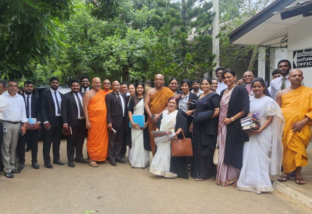 සීප්පුකුලමේ “අඹබෝ”ට ගිනි තැබූ සැක කරුවන් යළි රිමාන්ඩ්