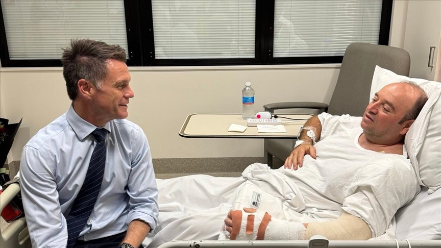 සිඩ්නි නුවර තුවක්කු කරු මෙල්ල කර ගත්  පලතුරු කඩ ­හි­මියා වෙනු­වෙන් ඩොලර් මිලියනයක්