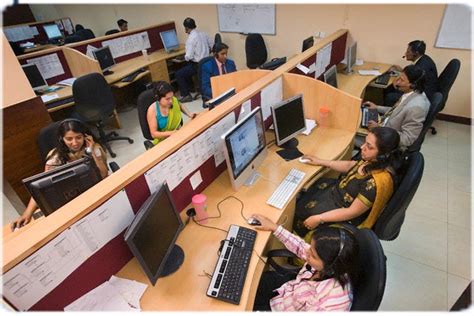 රාජ්‍ය සේවකයින්ට රුපියල් 4,000 කට නොවැඩි උත්සව අත්තිකාරමක්