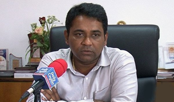 මේක පොලීසියේ “හොරාට කලින් කෙහෙල් කැන වැට පැනීමක්”