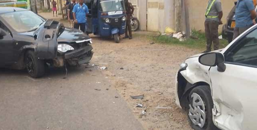 අශෝක රන්වලගේ බිරිඳ පැදවූ රථය අනතුරක;අනෙක් රථයේ රියැදුරු බීමතින් සිටියාලු