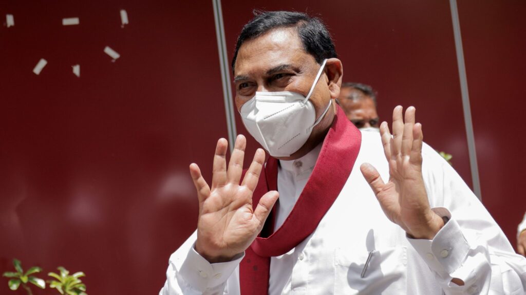 බැසිල් ඇතුළු පිරිසක් වහාම අත්අඩංගුවට ගෙන ඉදිරිපත් කරන්න කොටුව මහෙස්ත්රාත්ගෙන් CIDයට නියෝගයක්