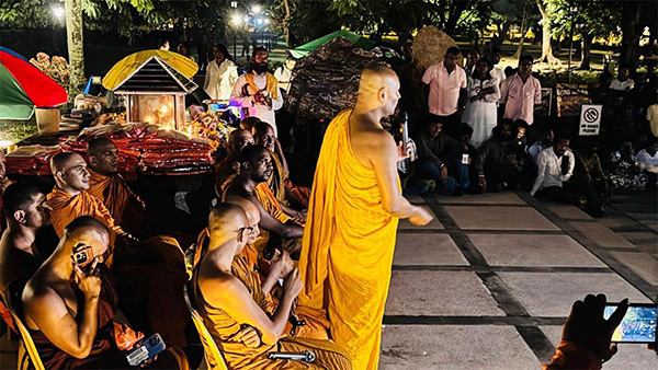 විහාරමහාදේවී උද්යානයේ පැවති යාතුකර්මය