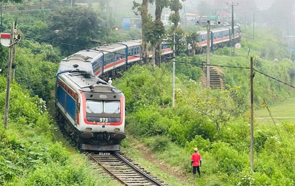 උඩරට මාර්ගයේ දුම්රිය ධාවනයේ ප්‍රමාදයක් – දුම්රිය දෙපාර්තමේන්තුව
